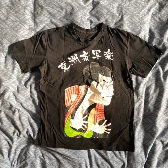 Cropped tops and t-shirt - Picture 4 of 4